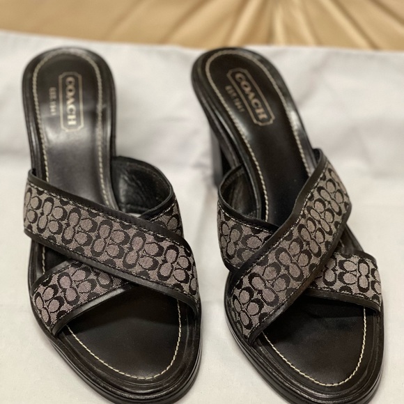 Coach Heeled Sandal Signature Black - Picture 3 of 6
